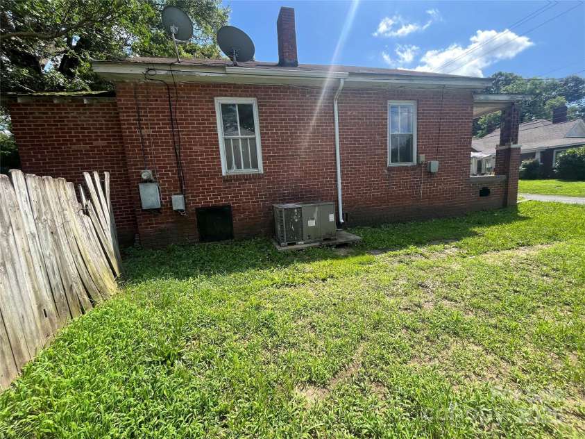 119 Hemlock Avenue, Kannapolis, NC 28081.  MLS# CAR4273233, YatesRealty ID 20845. 