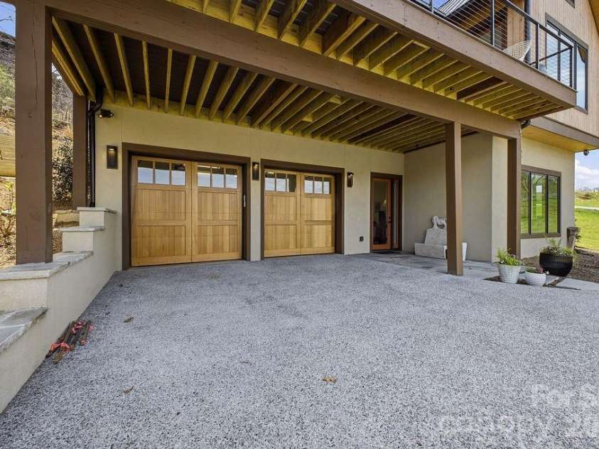 6 River Run, Asheville, NC 28804.  MLS# CAR4363659, YatesRealty ID 20845. 