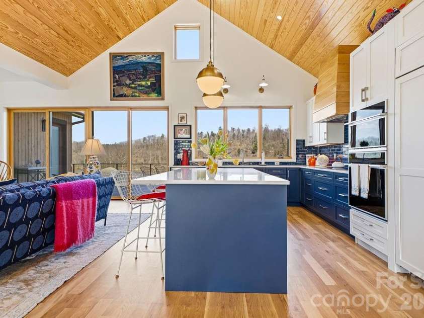 6 River Run, Asheville, NC 28804.  MLS# CAR4363659, YatesRealty ID 20845. 