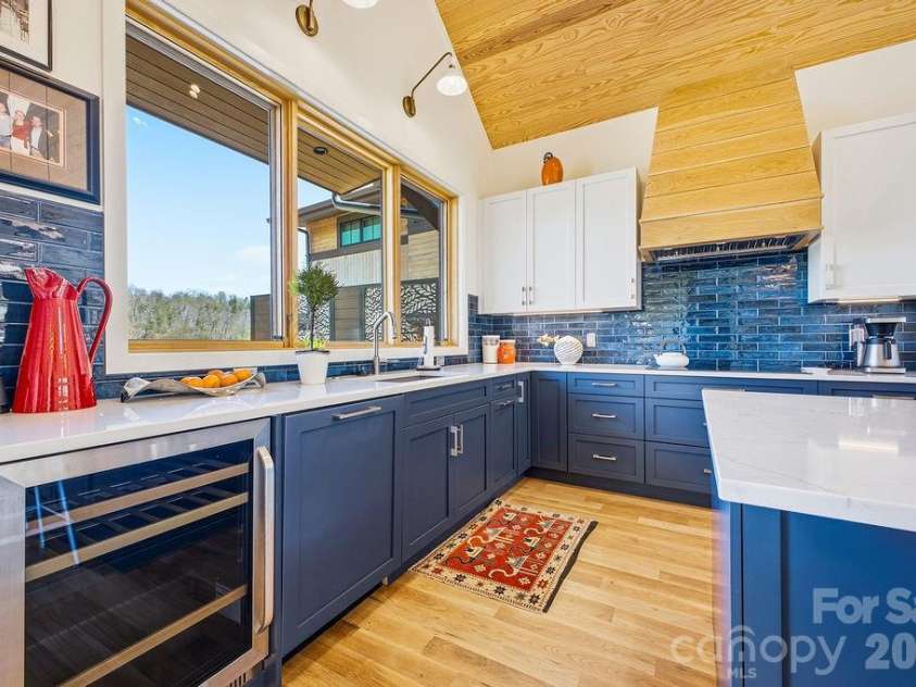 6 River Run, Asheville, NC 28804.  MLS# CAR4363659, YatesRealty ID 20845. 