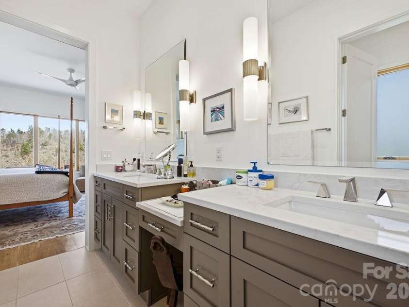 6 River Run, Asheville, NC 28804.  MLS# CAR4363659, YatesRealty ID 20845. 
