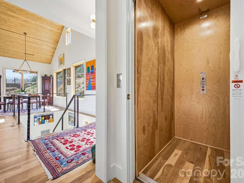 6 River Run, Asheville, NC 28804.  MLS# CAR4363659, YatesRealty ID 20845. 