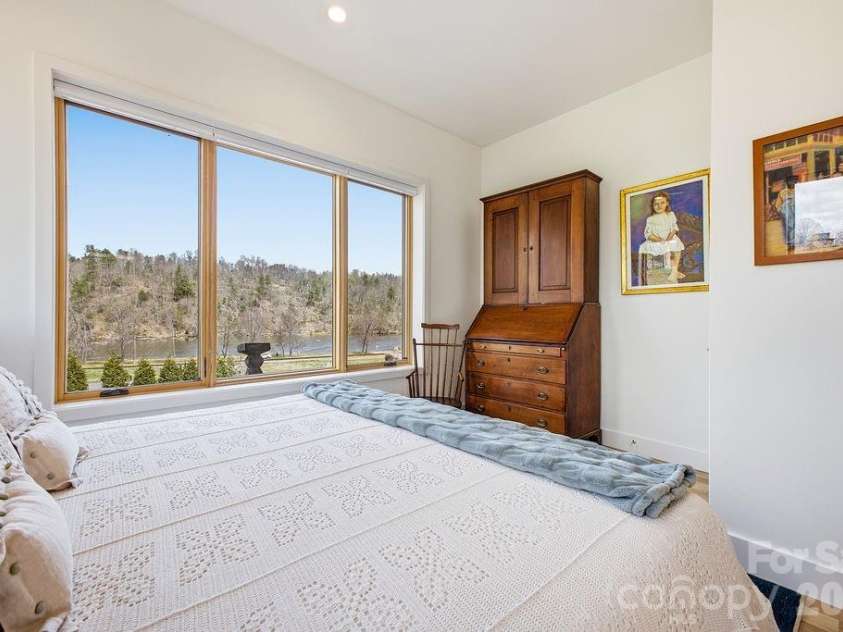 6 River Run, Asheville, NC 28804.  MLS# CAR4363659, YatesRealty ID 20845. 