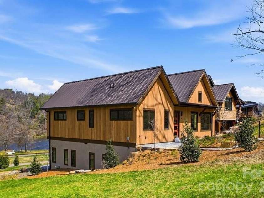 6 River Run, Asheville, NC 28804.  MLS# CAR4363659, YatesRealty ID 20845. 