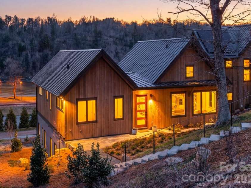 6 River Run, Asheville, NC 28804.  MLS# CAR4363659, YatesRealty ID 20845. 