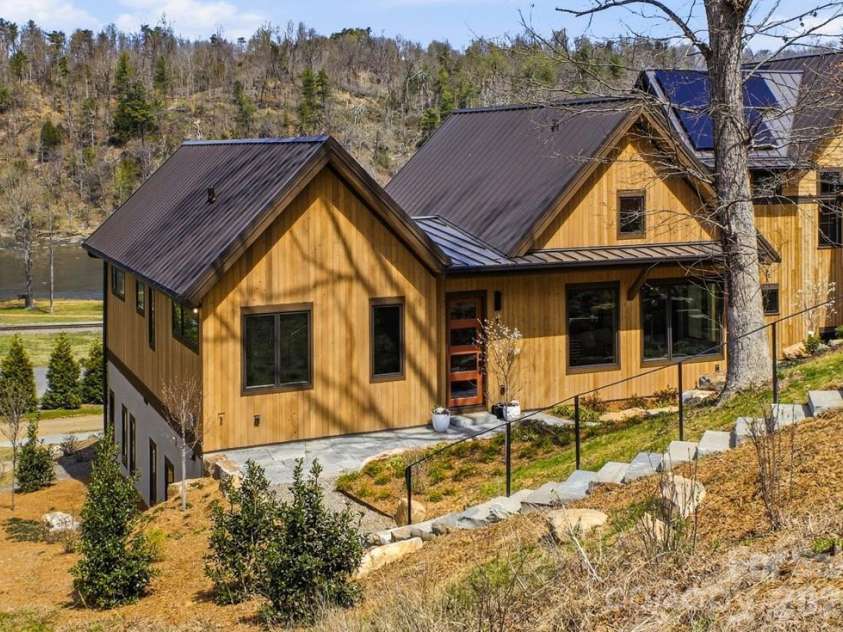 6 River Run, Asheville, NC 28804.  MLS# CAR4363659, YatesRealty ID 20845. 