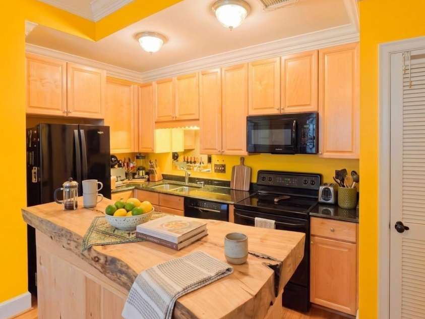 515 Church Street, Charlotte, NC 28202.  MLS# CAR4369976, YatesRealty ID 20846. 