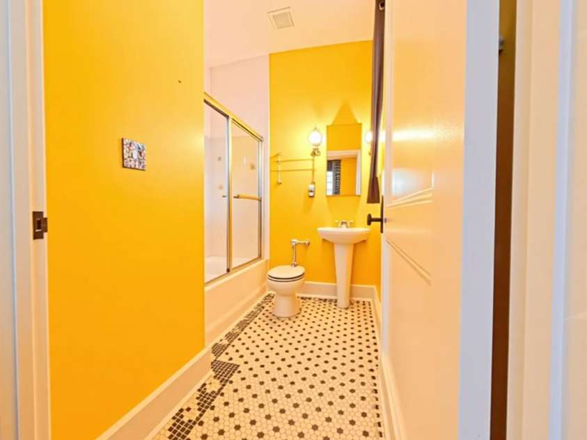 515 Church Street, Charlotte, NC 28202.  MLS# CAR4369976, YatesRealty ID 20846. 