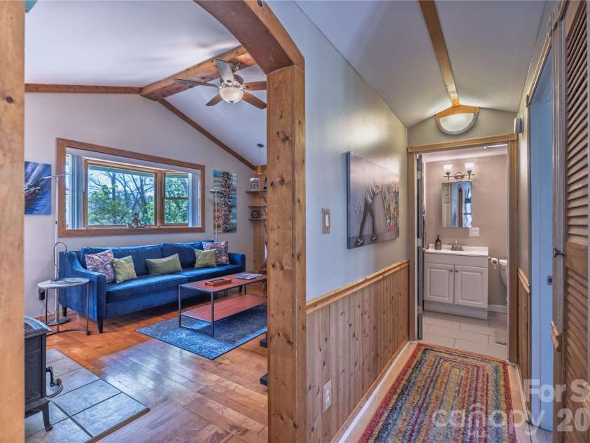 18 Hopedale Circle, Asheville, NC 28806.  MLS# CAR4372376, YatesRealty ID 20847. 