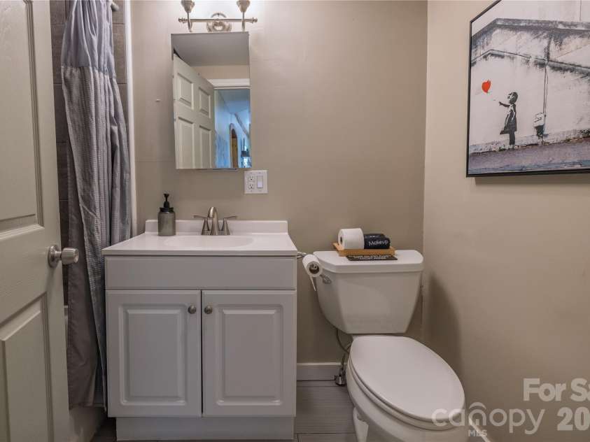 18 Hopedale Circle, Asheville, NC 28806.  MLS# CAR4372376, YatesRealty ID 20847. 
