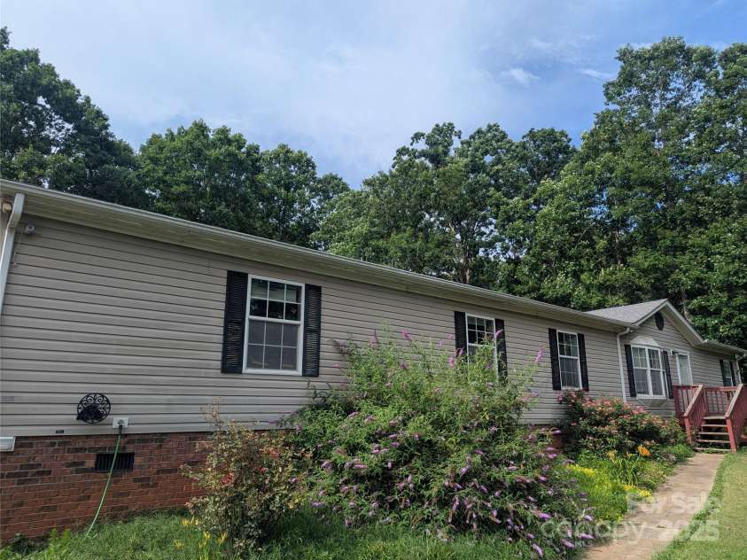 5324 Weblee Court, Kings Mountain, NC 28086.  MLS# CAR4273172, YatesRealty ID 20847. 