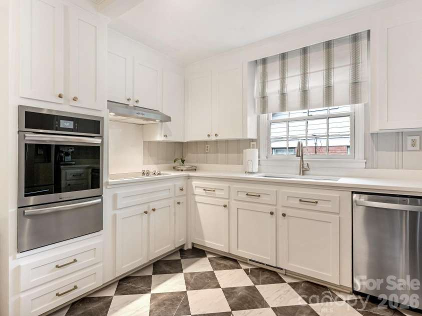 6115 Rosecrest Drive, Charlotte, NC 28210.  MLS# CAR4376444, YatesRealty ID 20848. 