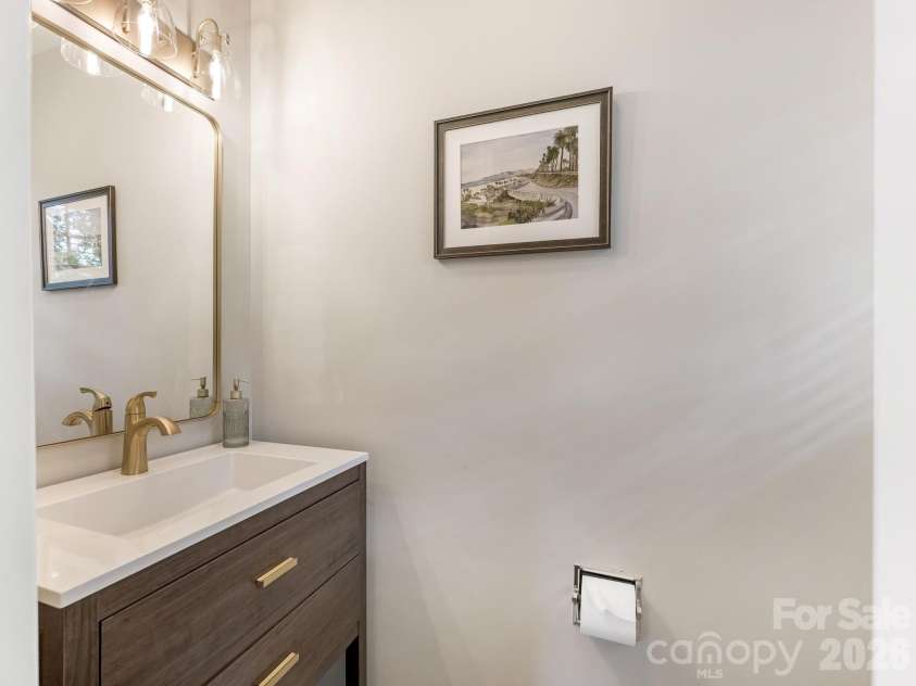 6115 Rosecrest Drive, Charlotte, NC 28210.  MLS# CAR4376444, YatesRealty ID 20848. 