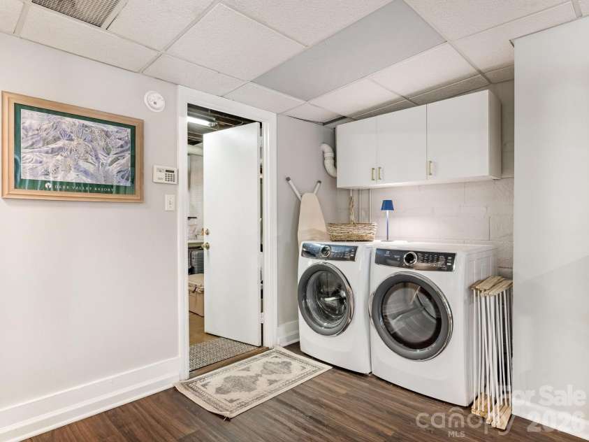 6115 Rosecrest Drive, Charlotte, NC 28210.  MLS# CAR4376444, YatesRealty ID 20848. 