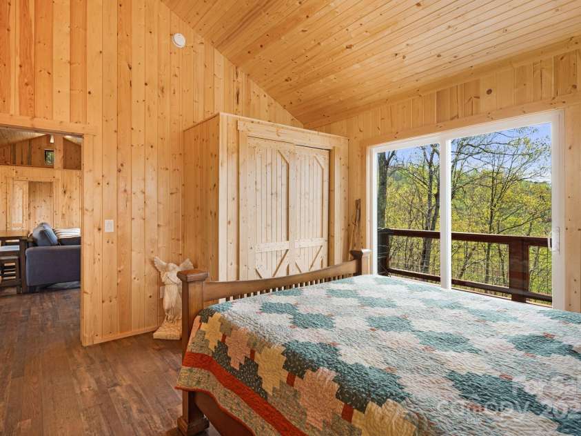 120 Wilderness Drive, Weaverville, NC 28787.  MLS# CAR4268806, YatesRealty ID 20849. Vaulted Bedroom Ceiling
