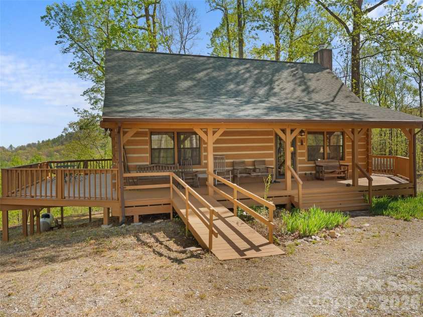 178 Tablerock Drive, Saluda, NC 28773.  MLS# CAR4380974, YatesRealty ID 20849. 