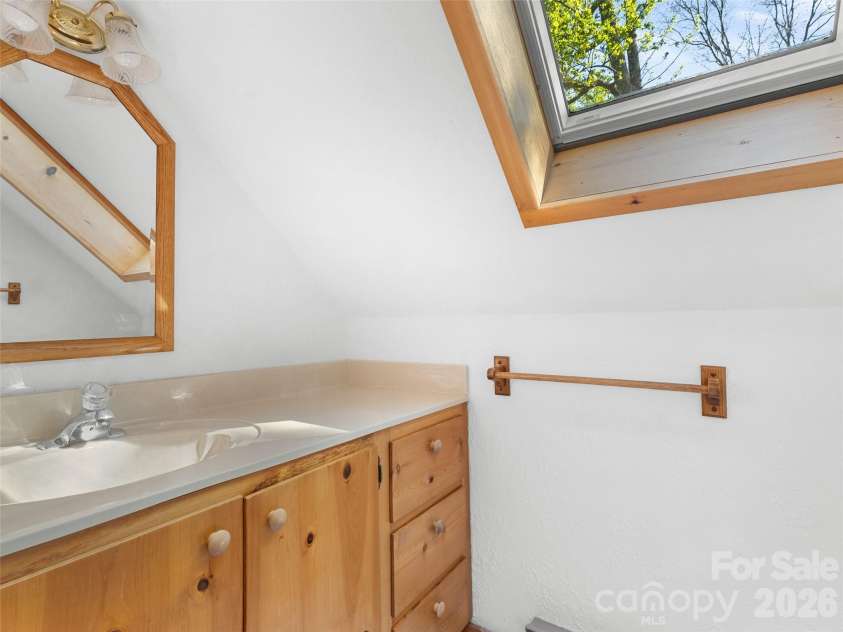 178 Tablerock Drive, Saluda, NC 28773.  MLS# CAR4380974, YatesRealty ID 20849. 