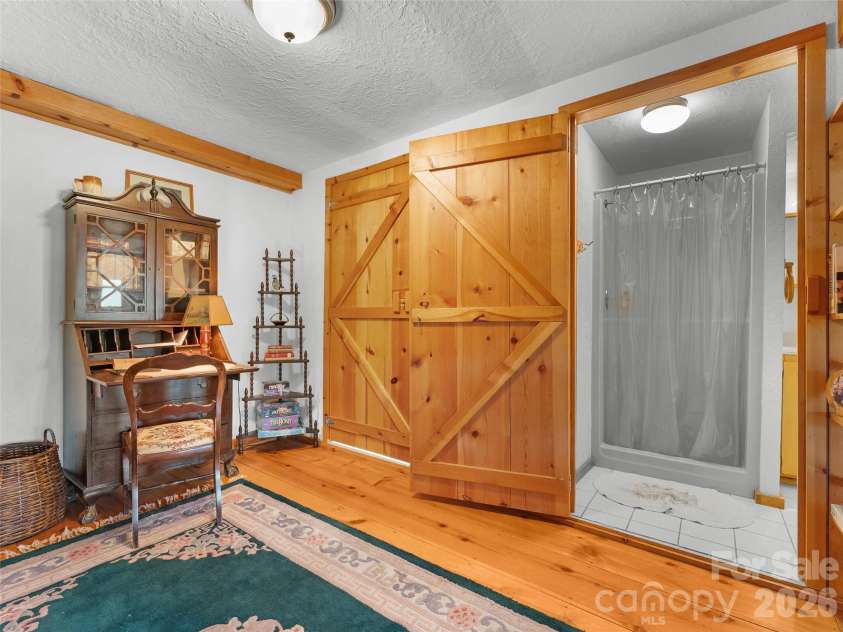 178 Tablerock Drive, Saluda, NC 28773.  MLS# CAR4380974, YatesRealty ID 20849. 