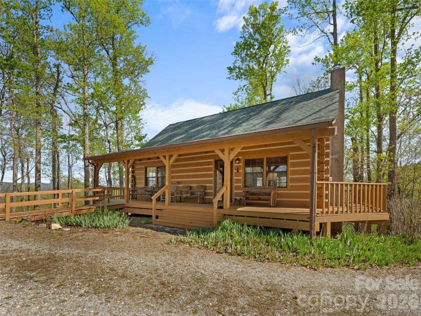 178 Tablerock Drive, Saluda, NC 28773.  MLS# CAR4380974, YatesRealty ID 20849. 