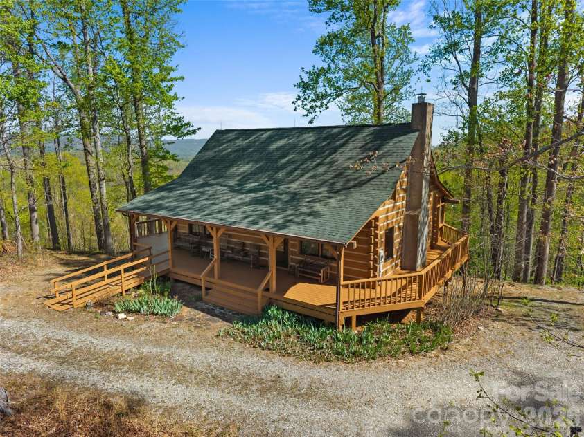 178 Tablerock Drive, Saluda, NC 28773.  MLS# CAR4380974, YatesRealty ID 20849. 