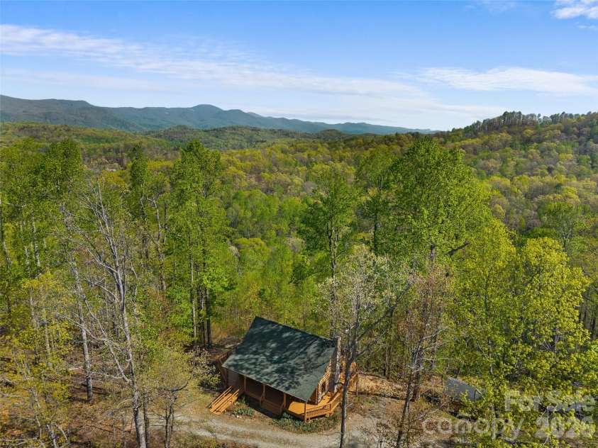 178 Tablerock Drive, Saluda, NC 28773.  MLS# CAR4380974, YatesRealty ID 20849. 
