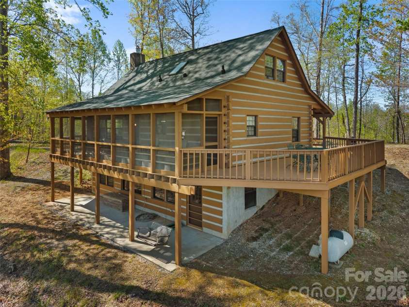 178 Tablerock Drive, Saluda, NC 28773.  MLS# CAR4380974, YatesRealty ID 20849. 