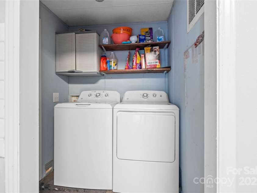 114 Catawba Woods Court, Belmont, NC 28012.  MLS# CAR4210954, YatesRealty ID 2085. Laundry area