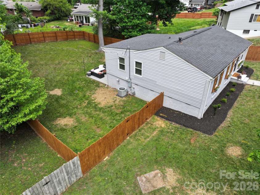 3821 Dunwoody Drive, Charlotte, NC 28215.  MLS# CAR4376800, YatesRealty ID 20850. 