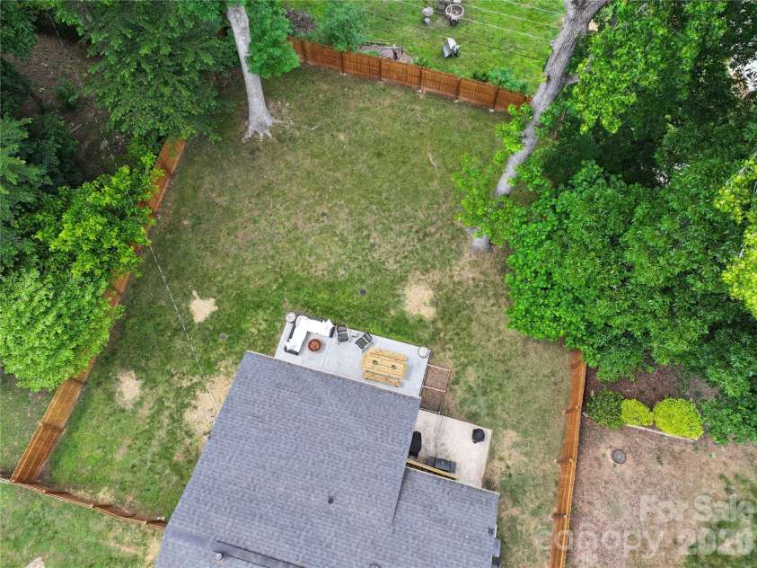 3821 Dunwoody Drive, Charlotte, NC 28215.  MLS# CAR4376800, YatesRealty ID 20850. 