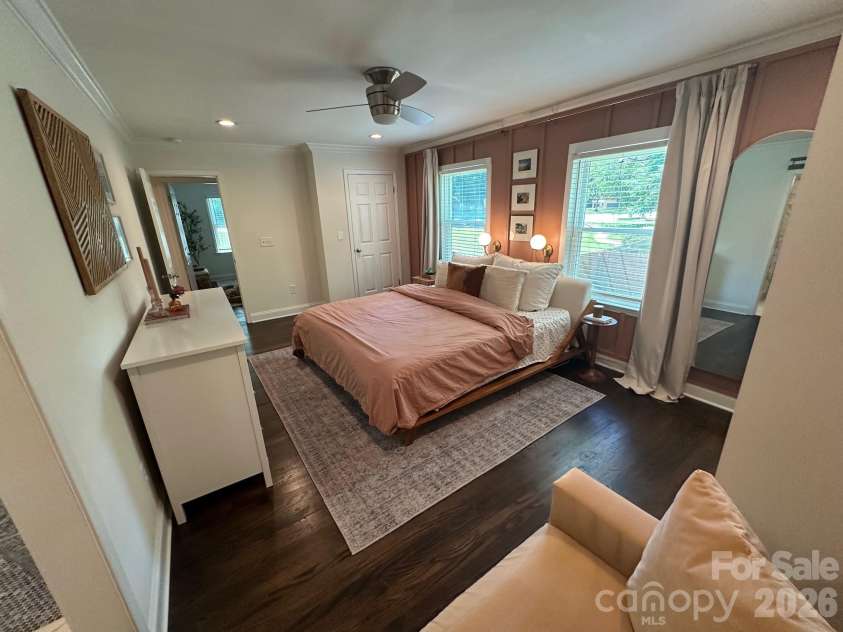 3821 Dunwoody Drive, Charlotte, NC 28215.  MLS# CAR4376800, YatesRealty ID 20850. 