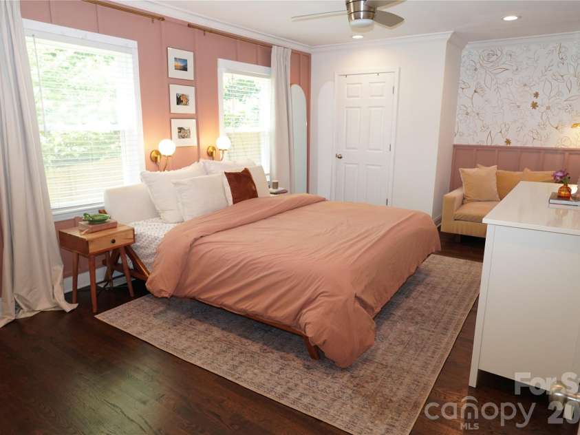 3821 Dunwoody Drive, Charlotte, NC 28215.  MLS# CAR4376800, YatesRealty ID 20850. 