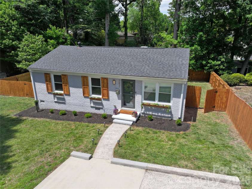 3821 Dunwoody Drive, Charlotte, NC 28215.  MLS# CAR4376800, YatesRealty ID 20850. 