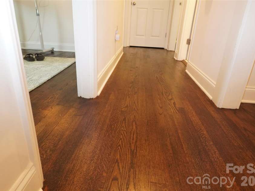 3821 Dunwoody Drive, Charlotte, NC 28215.  MLS# CAR4376800, YatesRealty ID 20850. Hallway