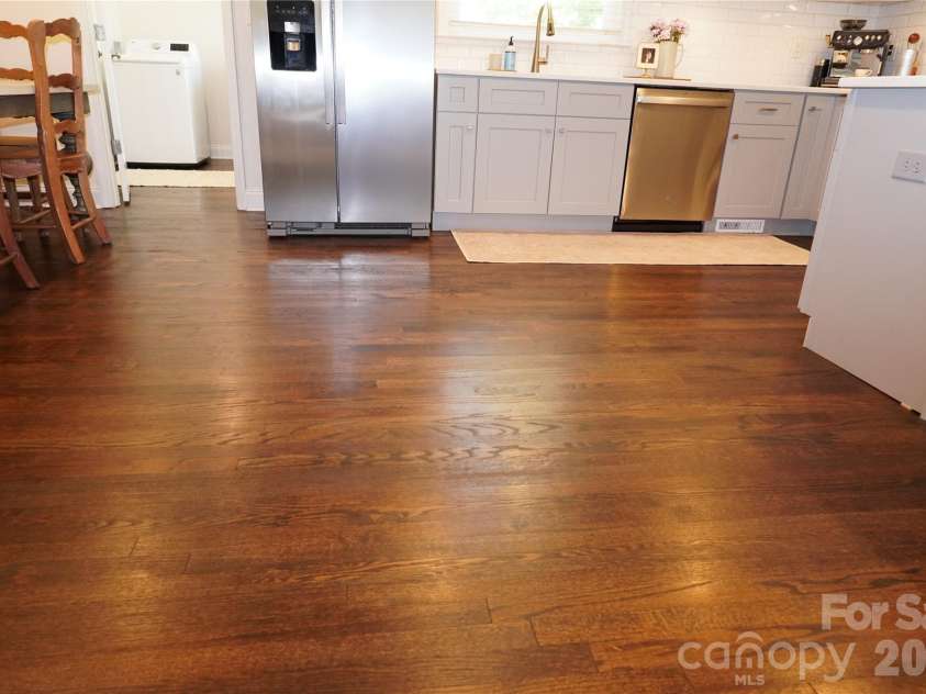 3821 Dunwoody Drive, Charlotte, NC 28215.  MLS# CAR4376800, YatesRealty ID 20850. Kitchen floors