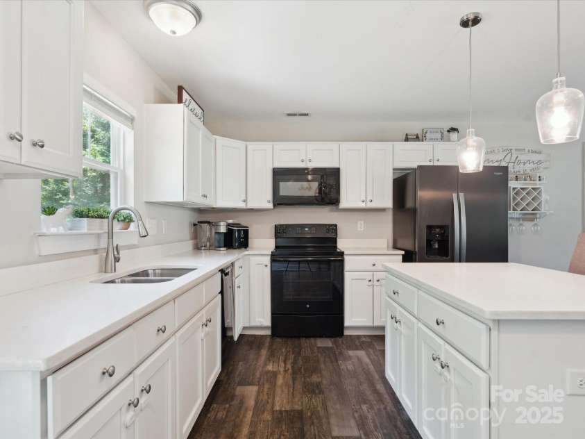 429 Summer Ridge Drive, Stanley, NC 28164.  MLS# CAR4269472, YatesRealty ID 20850. 