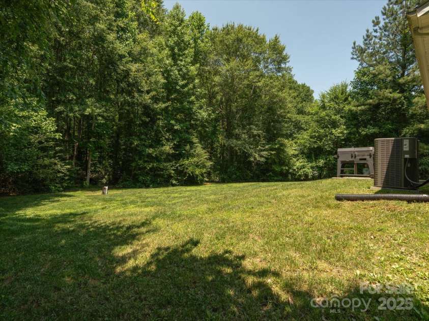 429 Summer Ridge Drive, Stanley, NC 28164.  MLS# CAR4269472, YatesRealty ID 20850. 