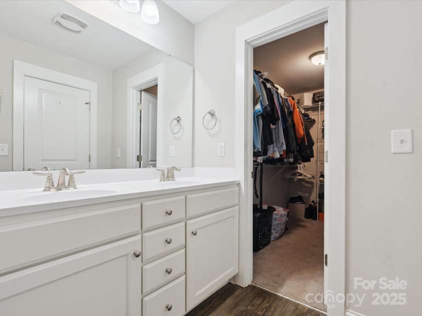 429 Summer Ridge Drive, Stanley, NC 28164.  MLS# CAR4269472, YatesRealty ID 20850. Walk-in Closet.