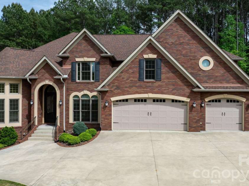 4 Royal Vista Way, Granite Falls, NC 28630.  MLS# CAR4376295, YatesRealty ID 20851. 