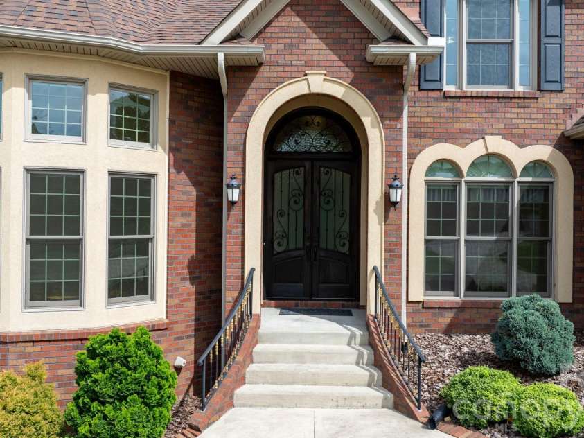 4 Royal Vista Way, Granite Falls, NC 28630.  MLS# CAR4376295, YatesRealty ID 20851. 