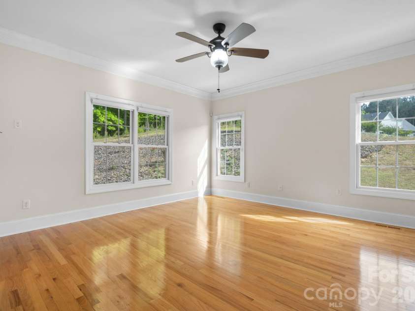 4 Royal Vista Way, Granite Falls, NC 28630.  MLS# CAR4376295, YatesRealty ID 20851. 
