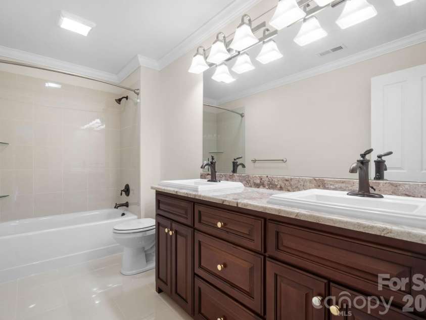4 Royal Vista Way, Granite Falls, NC 28630.  MLS# CAR4376295, YatesRealty ID 20851. 