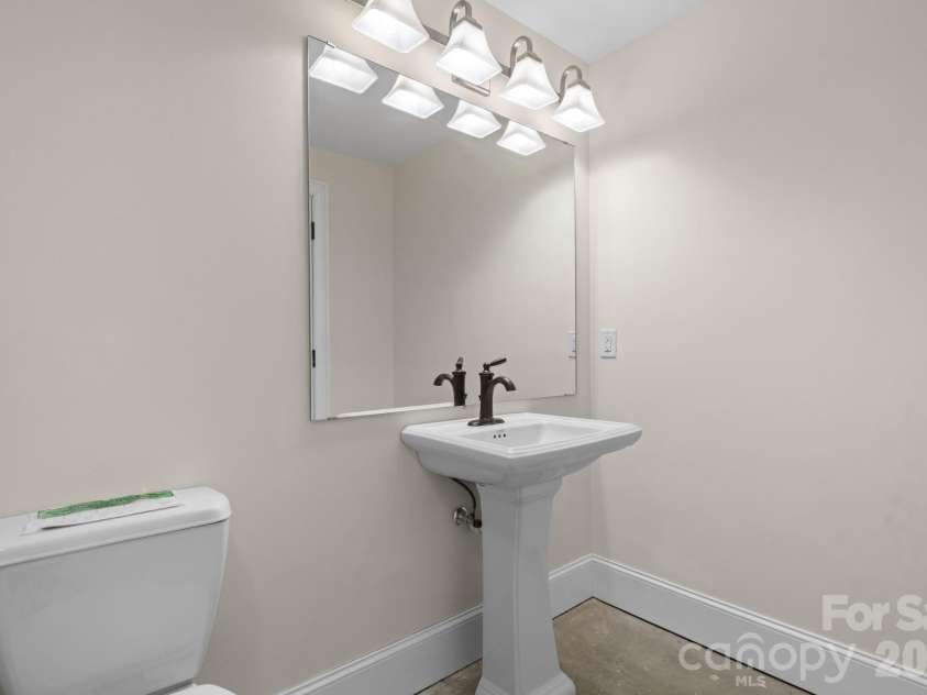 4 Royal Vista Way, Granite Falls, NC 28630.  MLS# CAR4376295, YatesRealty ID 20851. 