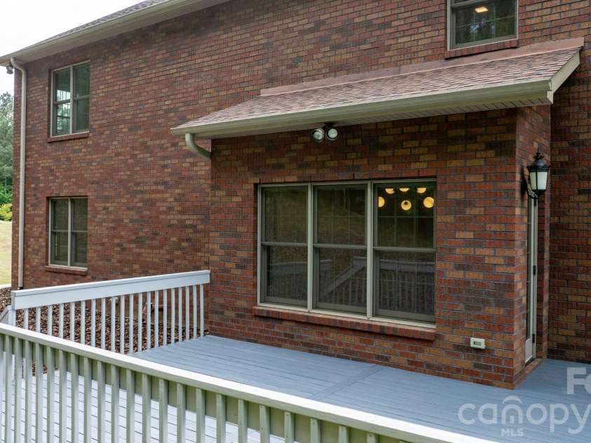 4 Royal Vista Way, Granite Falls, NC 28630.  MLS# CAR4376295, YatesRealty ID 20851. 