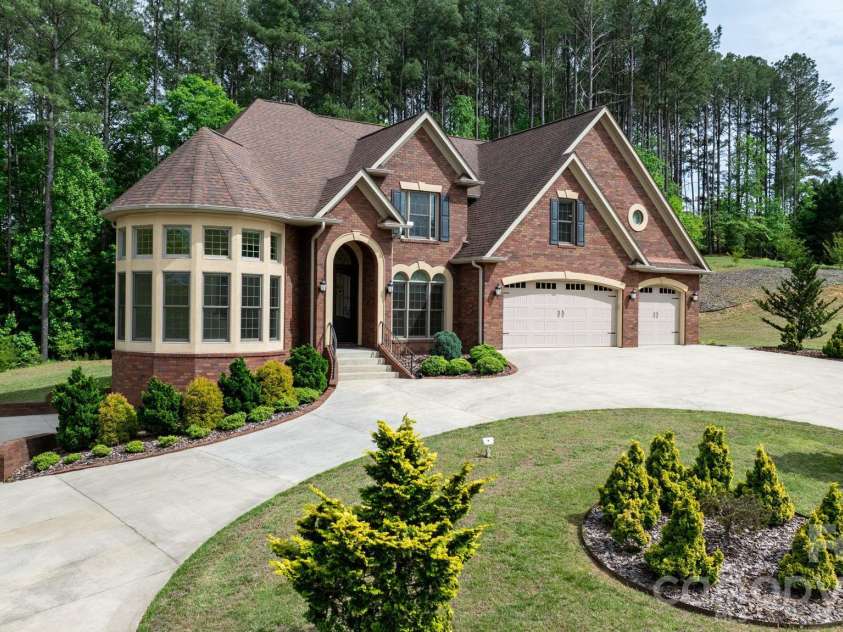 4 Royal Vista Way, Granite Falls, NC 28630.  MLS# CAR4376295, YatesRealty ID 20851. 