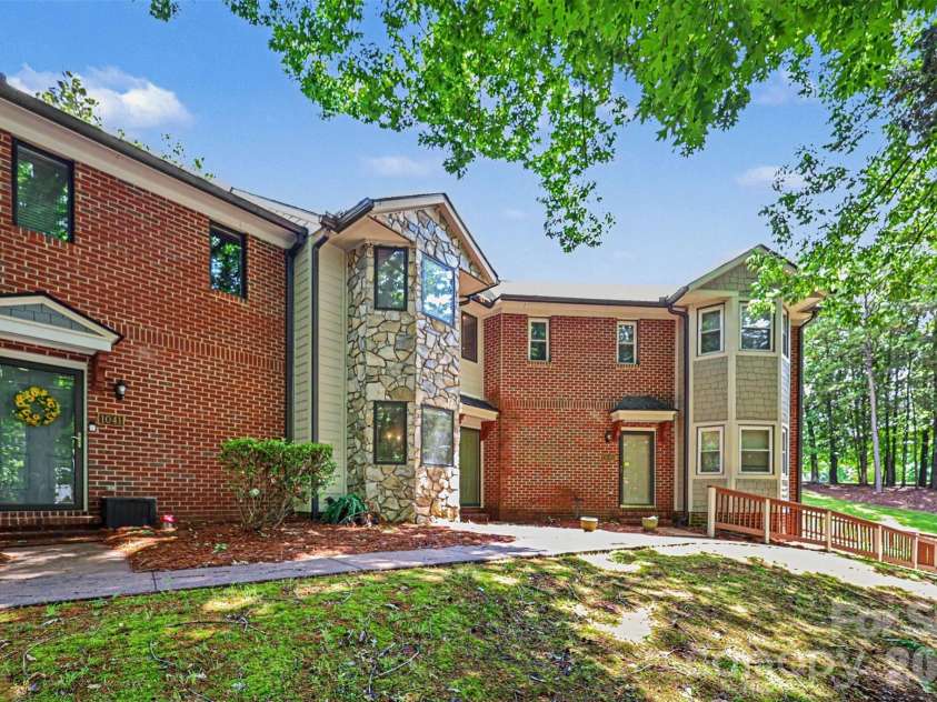 1043 Wexford Place, Concord, NC 28027.  MLS# CAR4379922, YatesRealty ID 20852. 