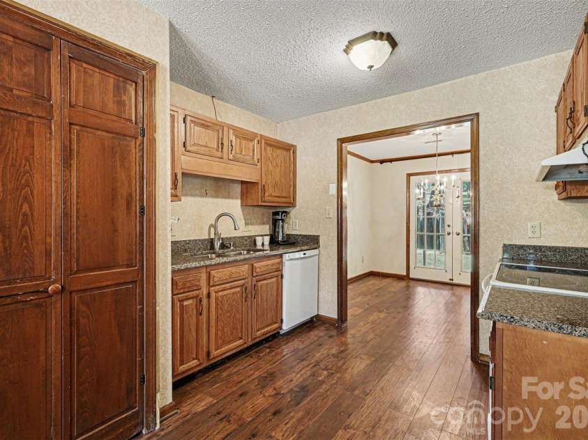1043 Wexford Place, Concord, NC 28027.  MLS# CAR4379922, YatesRealty ID 20852. 