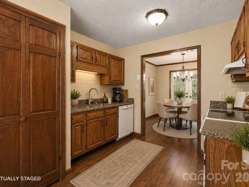 1043 Wexford Place, Concord, NC 28027.  MLS# CAR4379922, YatesRealty ID 20852. 