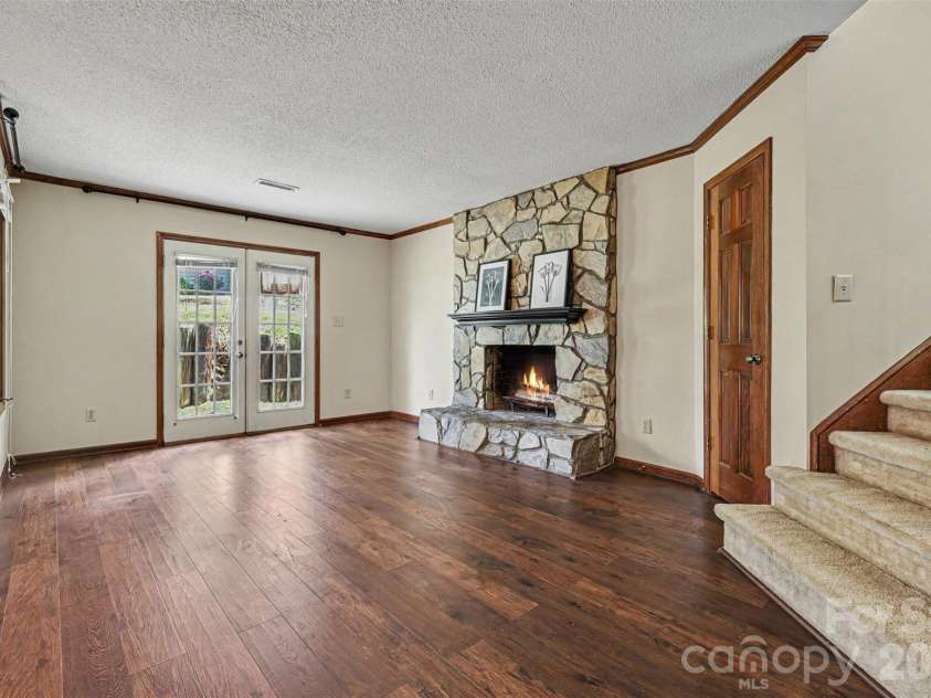 1043 Wexford Place, Concord, NC 28027.  MLS# CAR4379922, YatesRealty ID 20852. 