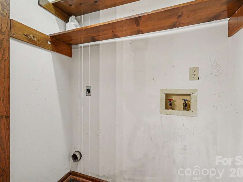 1043 Wexford Place, Concord, NC 28027.  MLS# CAR4379922, YatesRealty ID 20852. 