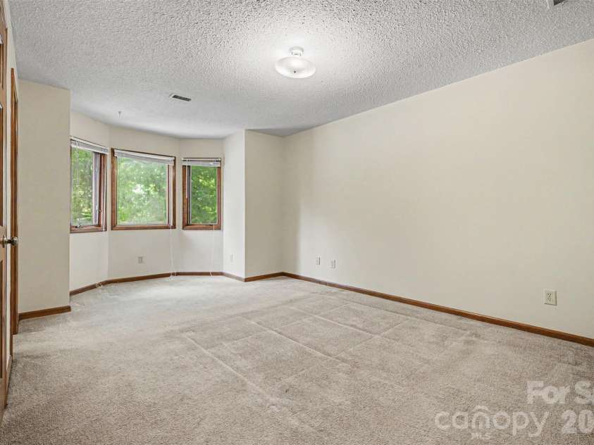 1043 Wexford Place, Concord, NC 28027.  MLS# CAR4379922, YatesRealty ID 20852. 